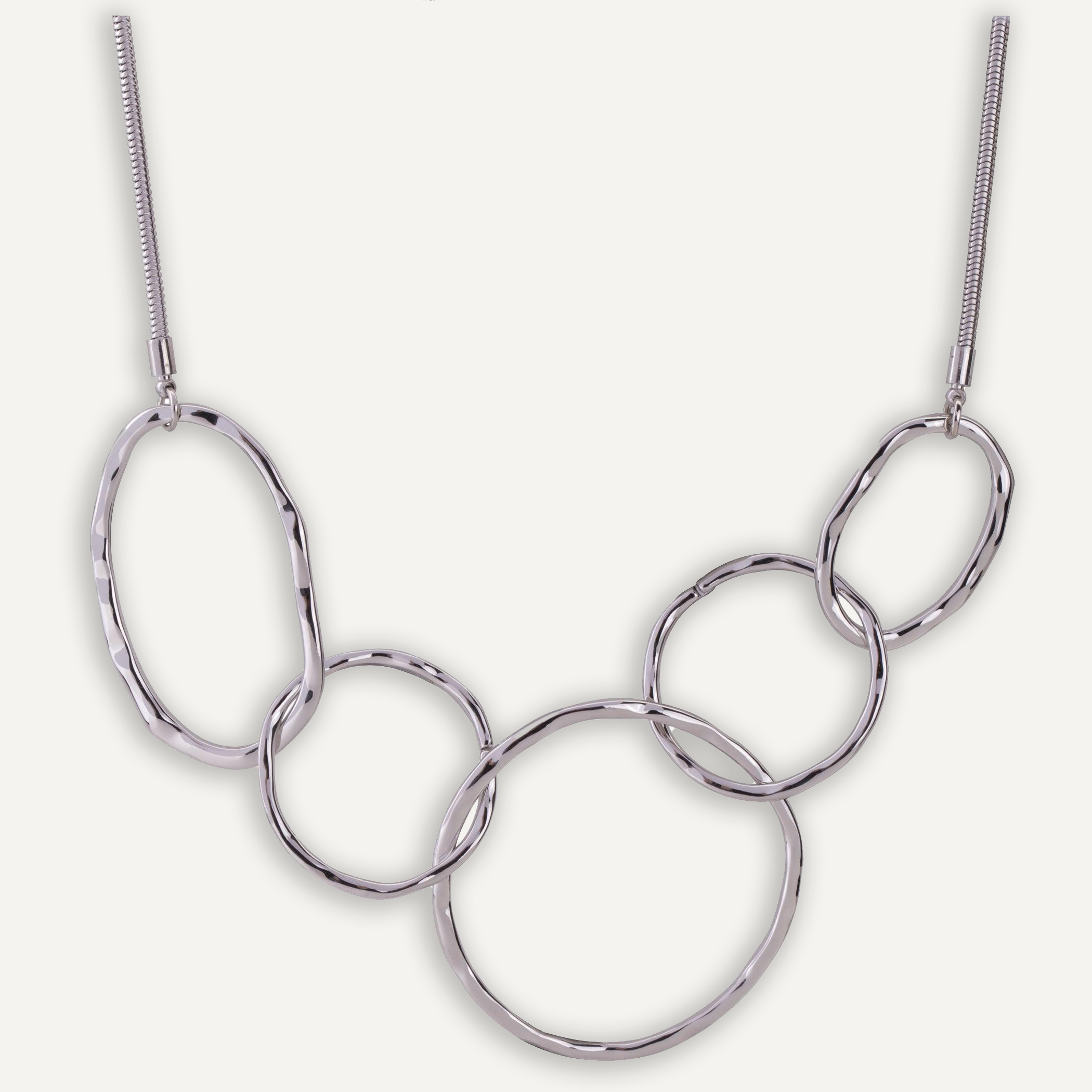 Detailed view of Geo Abstract Interlocking Circles Necklace In Silver