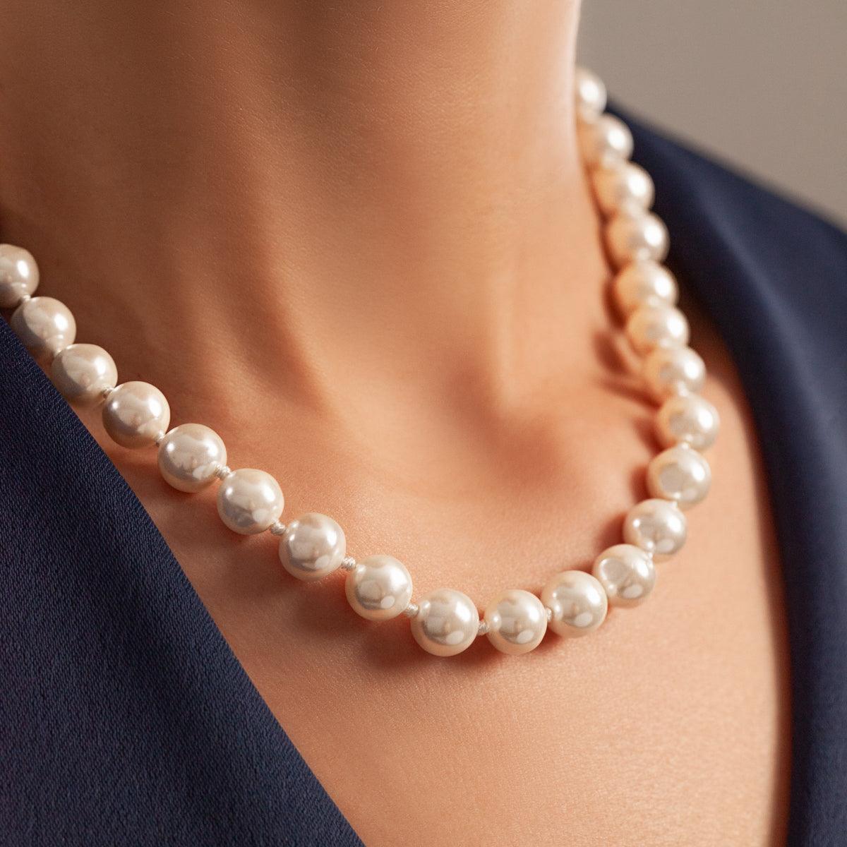 The Ultimate Guide to Choosing the Perfect Bridal Necklace for Your Wedding Dress