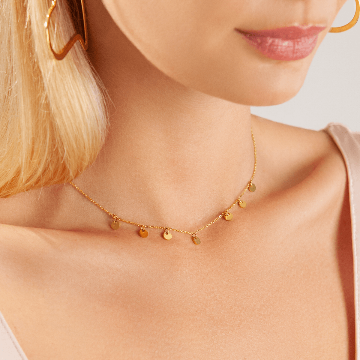 Dazzling Jewellery Combos for Strapless Tops & Dresses: Tips & Tricks