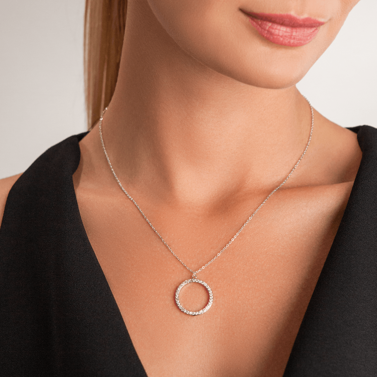 How to Choose the Perfect D&X Jewellery Gift for Your Friends