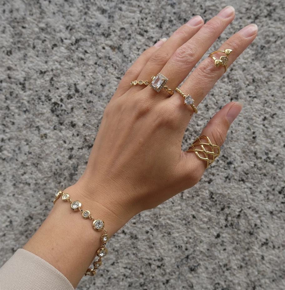 Vibes | Crystal Orbit Clasp Bracelet | 18K Gold-Plated