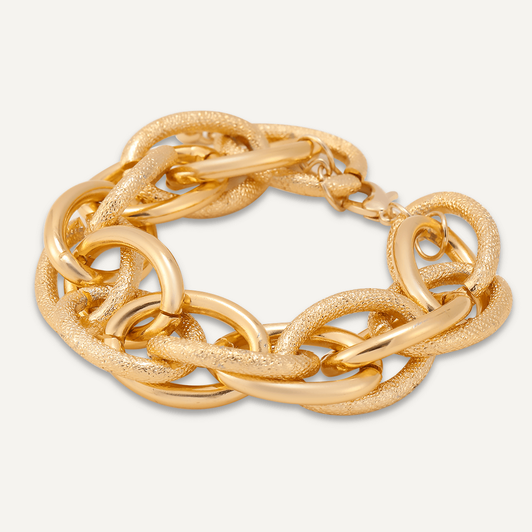 Contemporary Chain-Link Clasp Bracelet In Gold-Tone