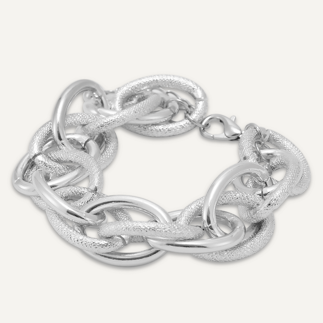 Contemporary Chain-Link Clasp Bracelet In Silver-Tone