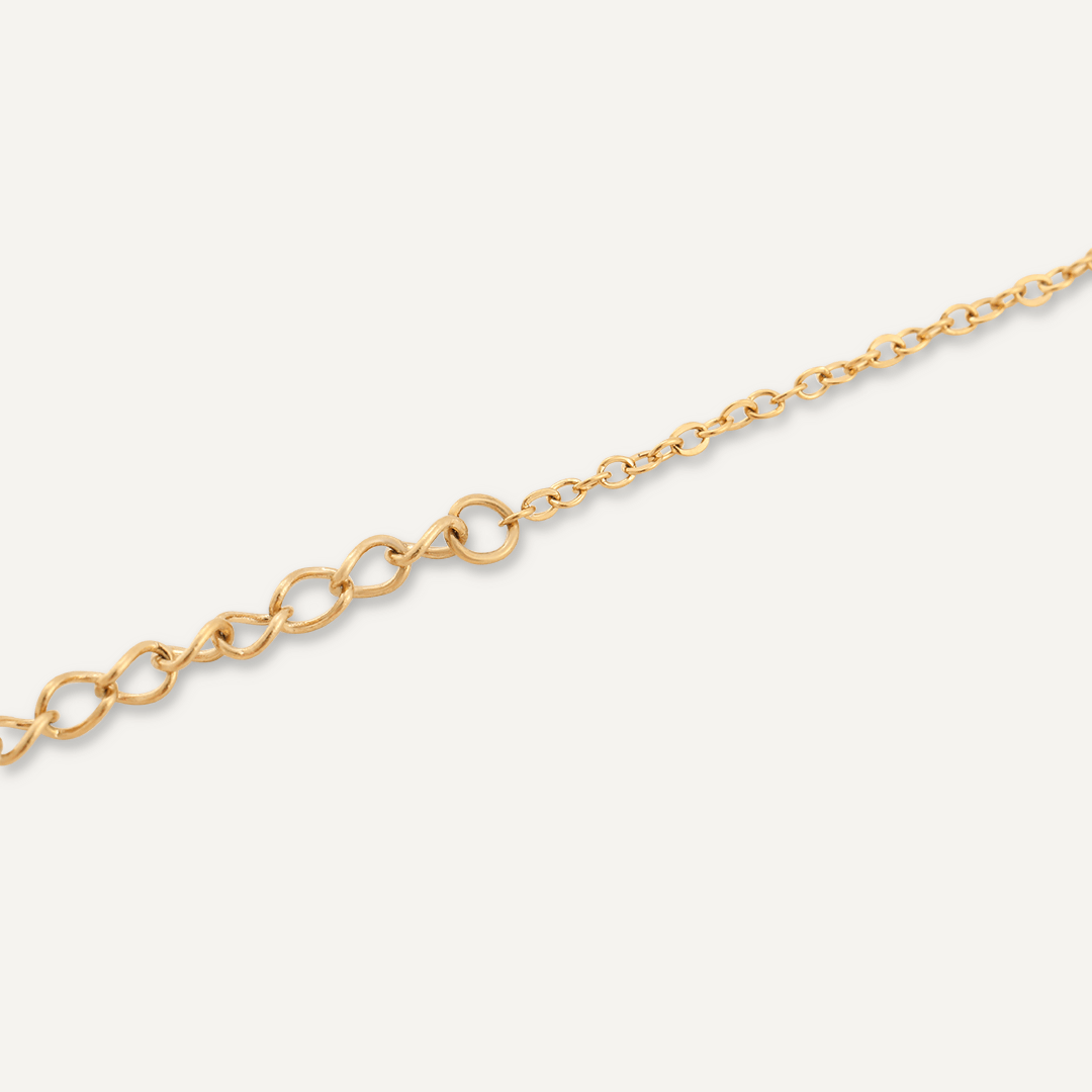 Heart Clasp Bracelet In Gold-Tone