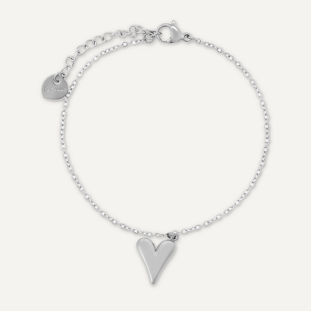 Heart Clasp Bracelet In Silver-Tone