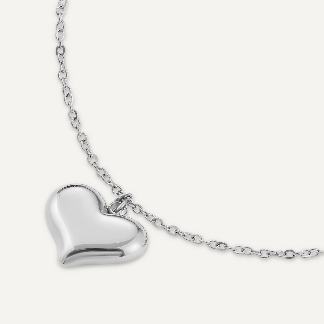 Chunky Heart Clasp Bracelet In Silver-Tone