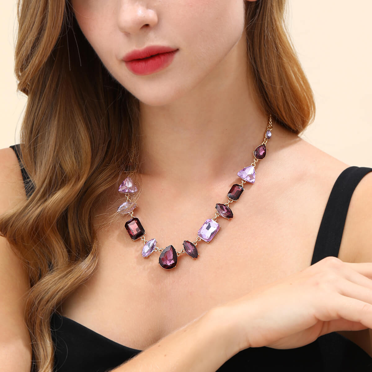 Amethyst-Colour Short Necklace In Gold-Tone