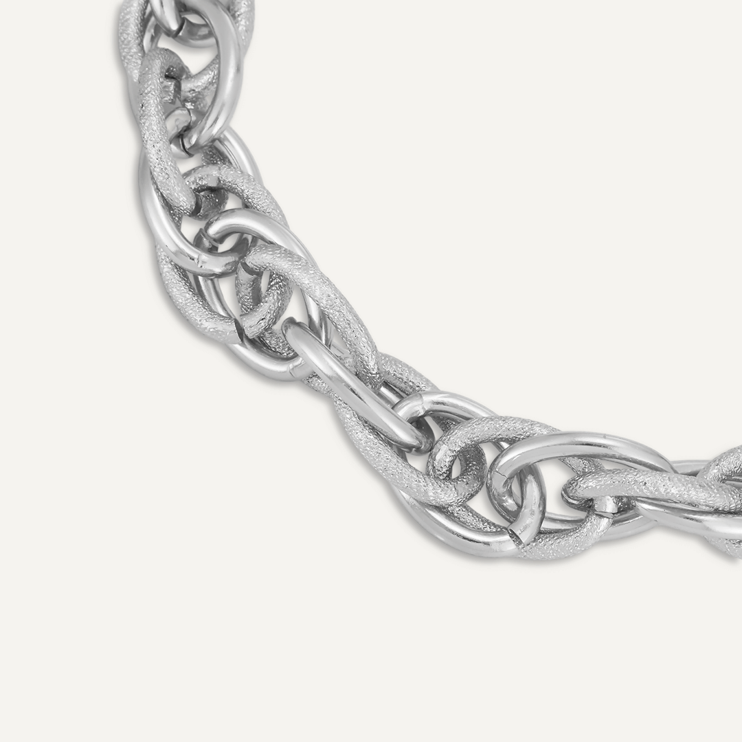 Chunky Chain-Link Style Necklace In Silver-Tone