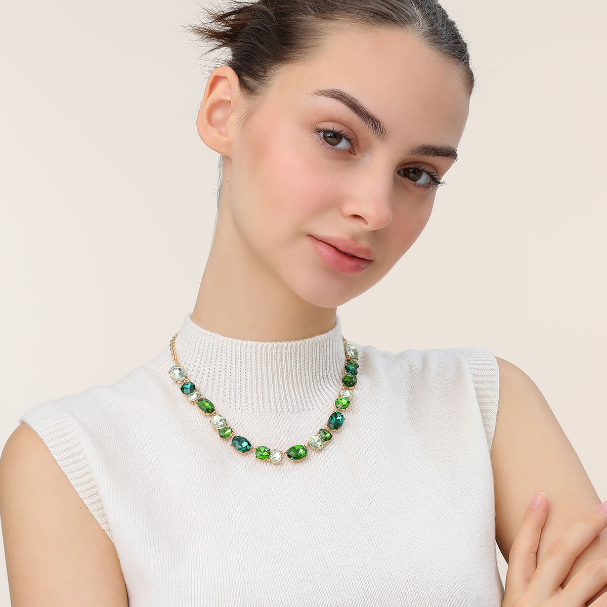 Mixed-Cut Green Crystal Necklace In Gold-Tone