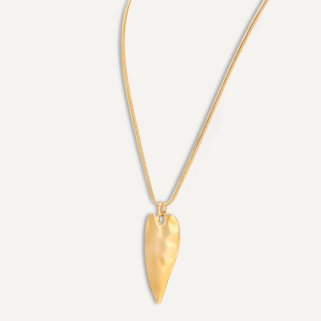 Classic Heart Pendant Short Necklace In Gold-Tone