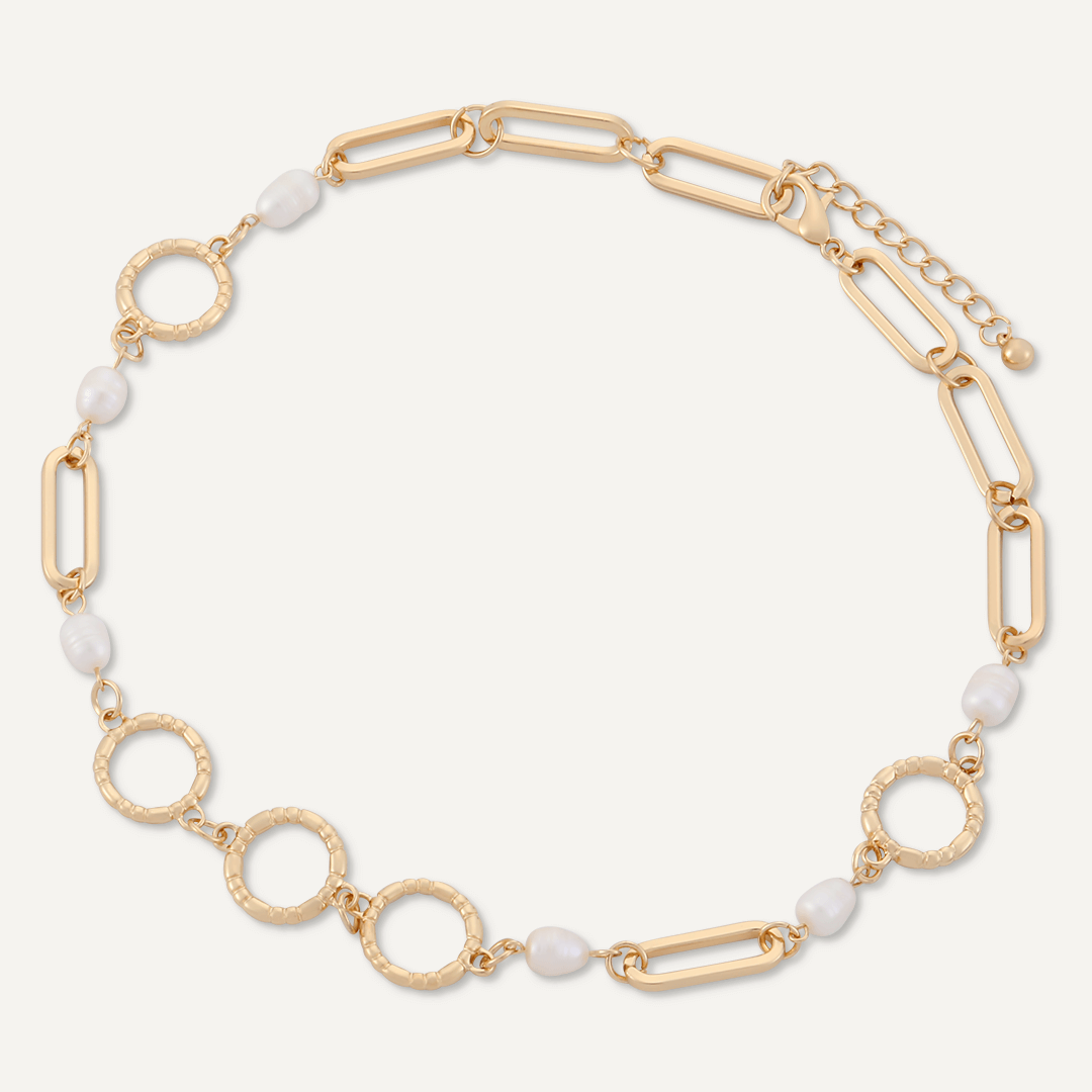 Classic Faux Pearls Short Necklace In Gold-Tone