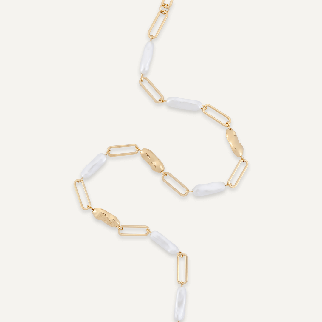 Short Classic Faux Pearls Lobster Clasp Necklace In Gold-Tone