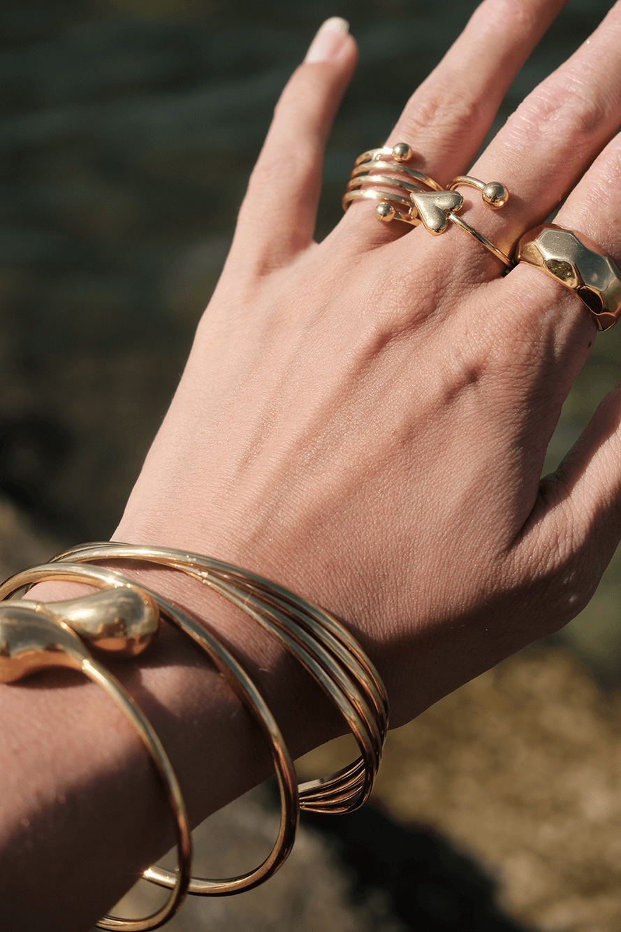 Vibes | Wavy Elegance Open Bracelet | 18K Gold-Plated