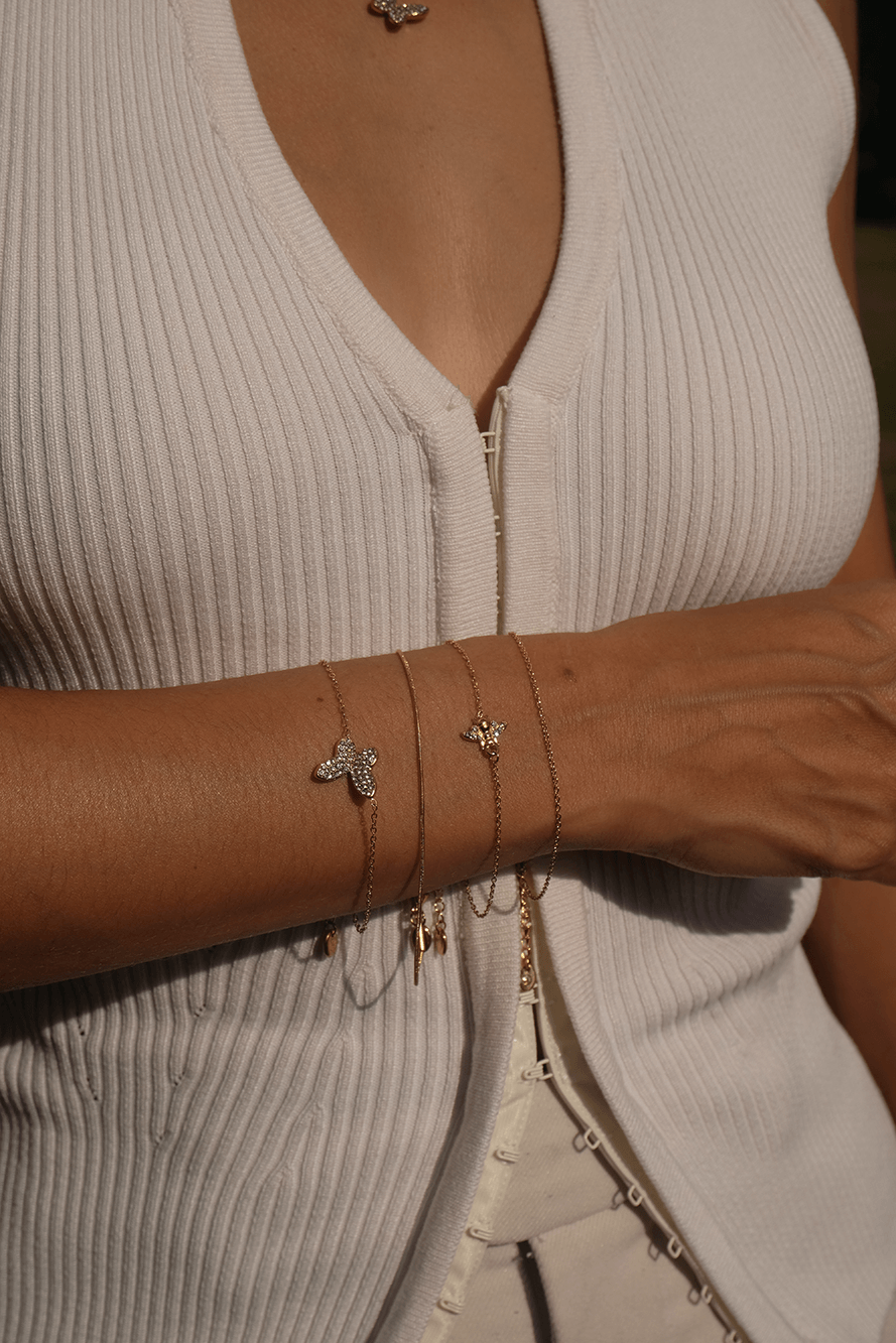 Vibes | Sparkling Bee Clasp Bracelet | 18K Gold-Plated