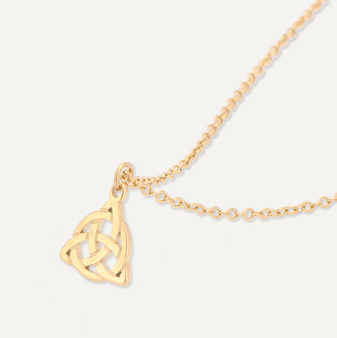 Memories: "TRINITY KNOT" | Knot Necklace | 18K Gold-Plated